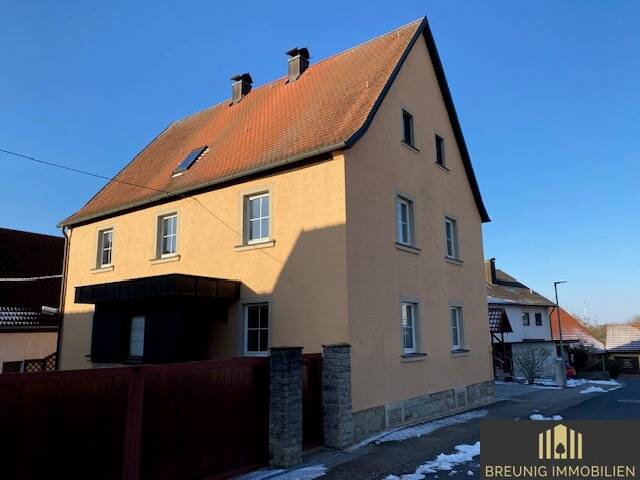 Wohnhaus mit Scheune und Photovoltaikanlage in Oberschwarzach, 97516 Oberschwarzach