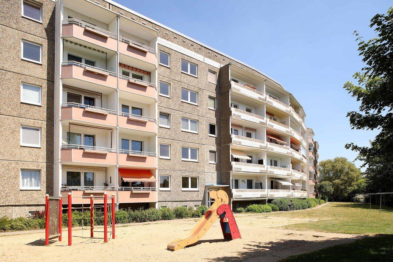 Optimal … XXL-Balkon und Küche mit Fenster!, 17034 Neubrandenburg