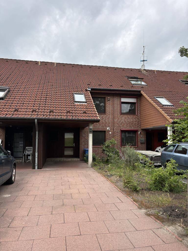 *** Schönes Reihenmittelhaus mit Ausbau-Potenzial & großem Grundstück ***, 25436 Uetersen