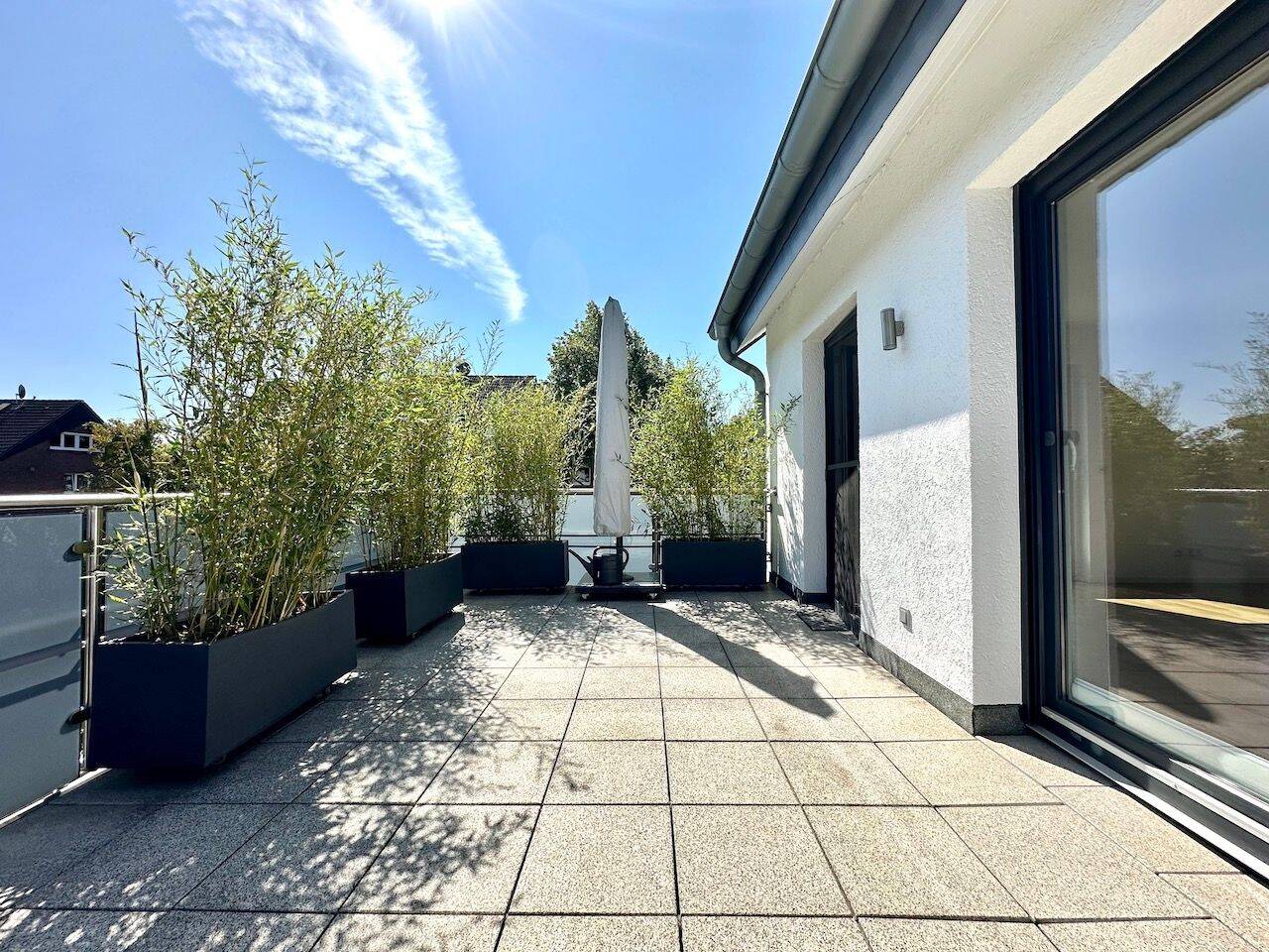 Helle, moderne Maisonettewohnung mit viel Platz, 41468 Neuss