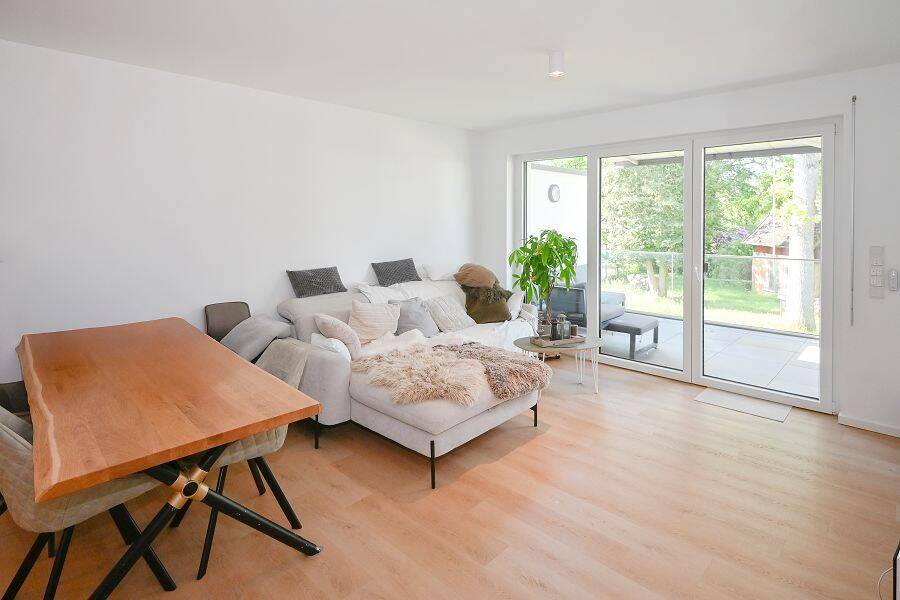 Neuwertige 2-Zimmer-Etagenwohnung mit Balkon und Tiefgarage!, 33611 Bielefeld (Schildesche)
