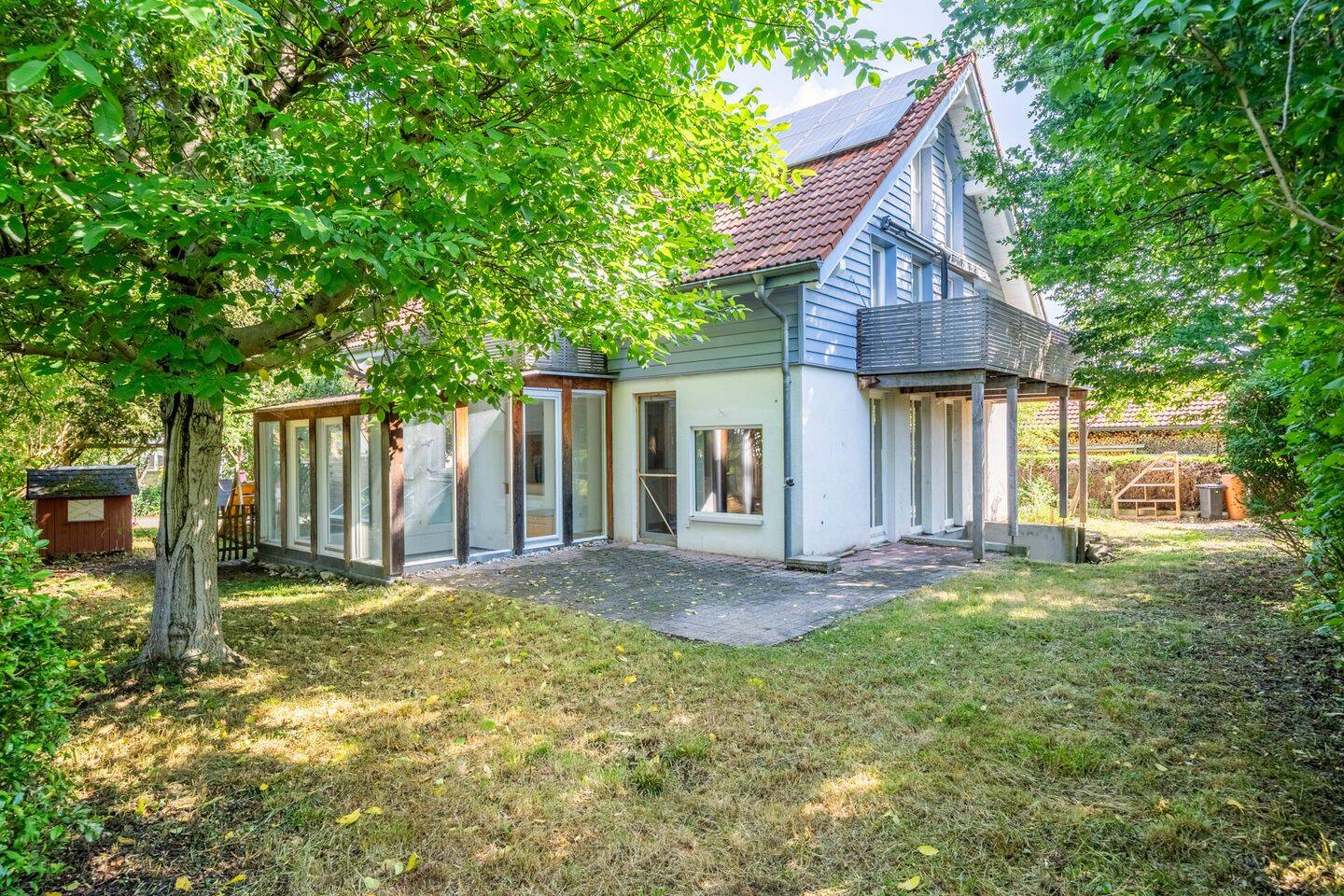 Wohnidylle – Architektenhaus mit 2 Wohneinheiten und PV-Anlage in Finning, 86923 Finning