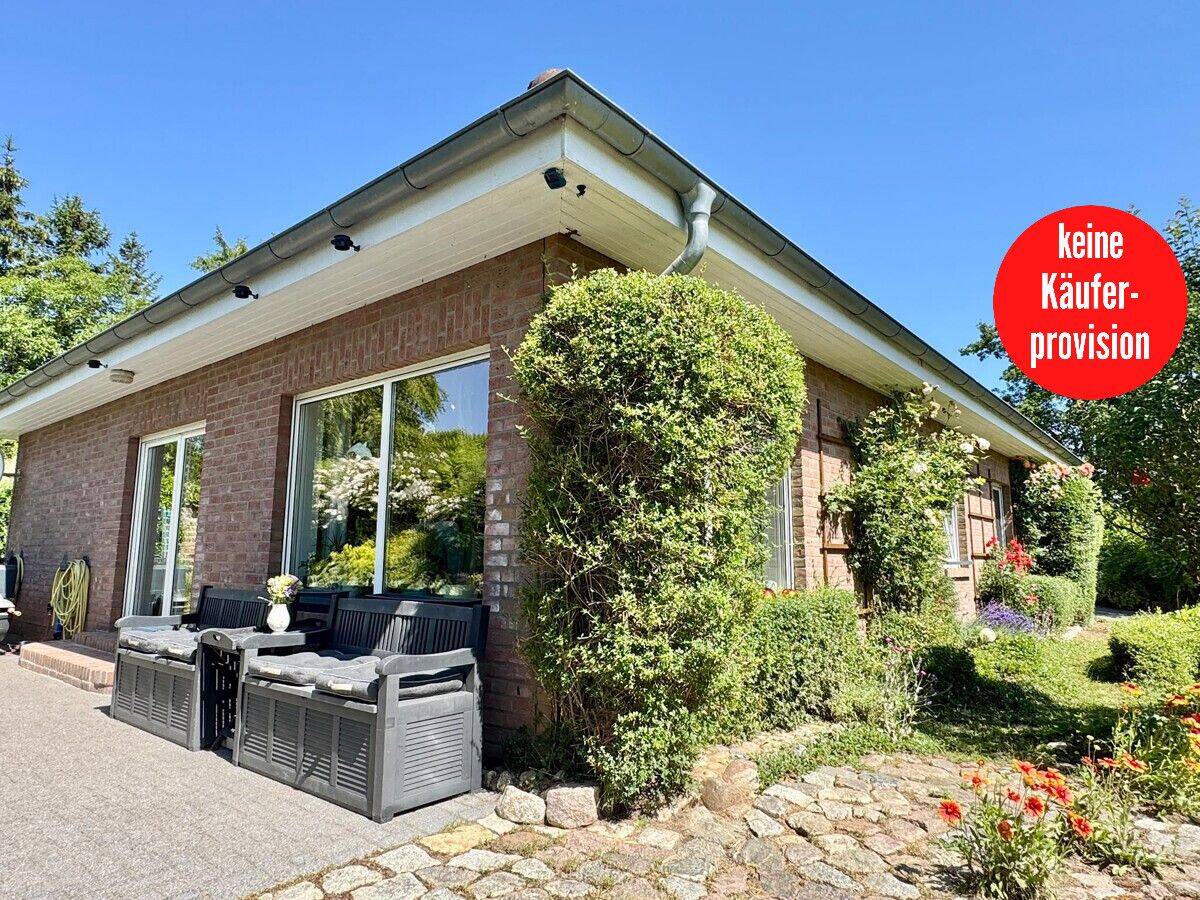 HORN IMMOBILIEN + Einfamilienhaus im Bungalowstil mit parkähnlichem Grundst. 5 km bis Neubrandenburg, 17094 Burg Stargard