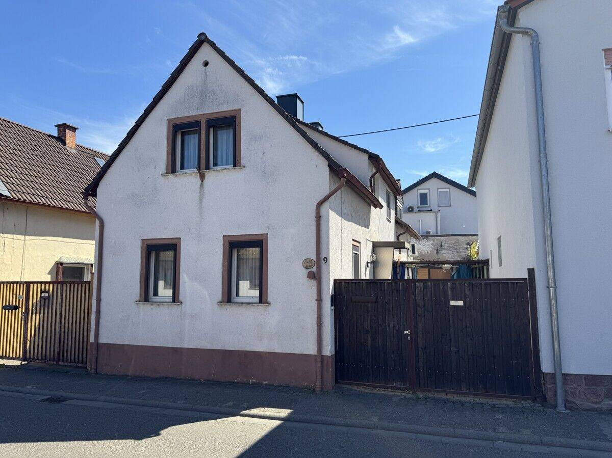 Einfamilienhaus mit Hof und Garten, 67551 Worms (Heppenheim Horchheim Pfeddersheim Weinsheim Wiesoppenheim)