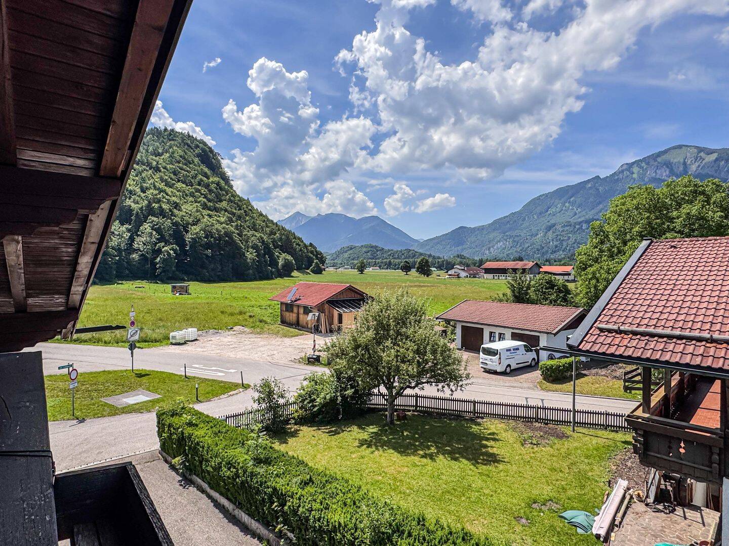 Bezugsfrei: Dachgeschosswohnung im Chiemgau, 83246 Unterwössen