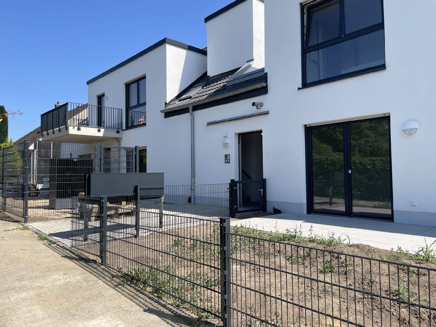 Neubau-Traumwohnung in Hanglage mit Einzelgarage und Stromanschluss für E-Ladestation, 51375 Leverkusen (Schlebusch)