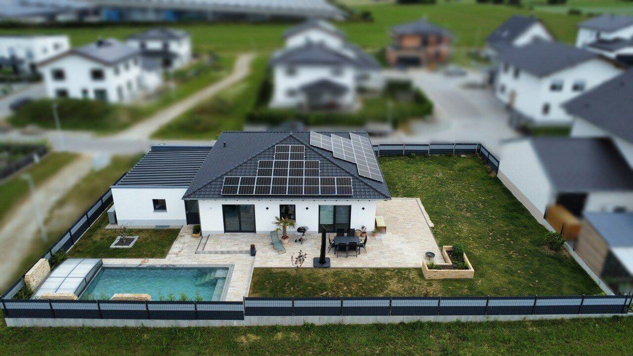 Moderner Luxusbungalow mit Schwimmbad, PV-Anlage und weiterer hochwertiger Ausstattung, 84160 Frontenhausen