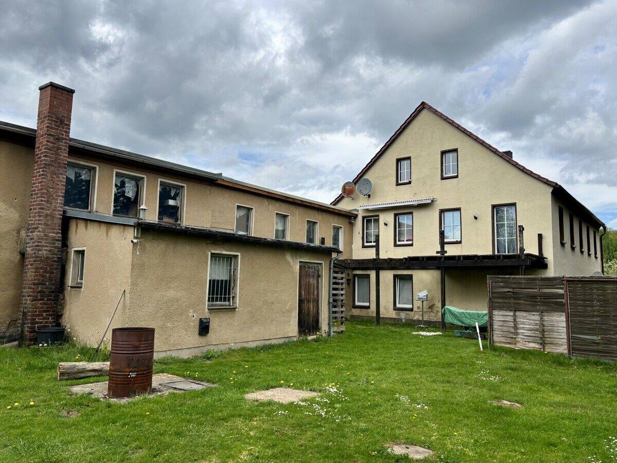 Großzügiges Zweifamilienhaus mit Werkstatt, 2782 Seifhennersdorf