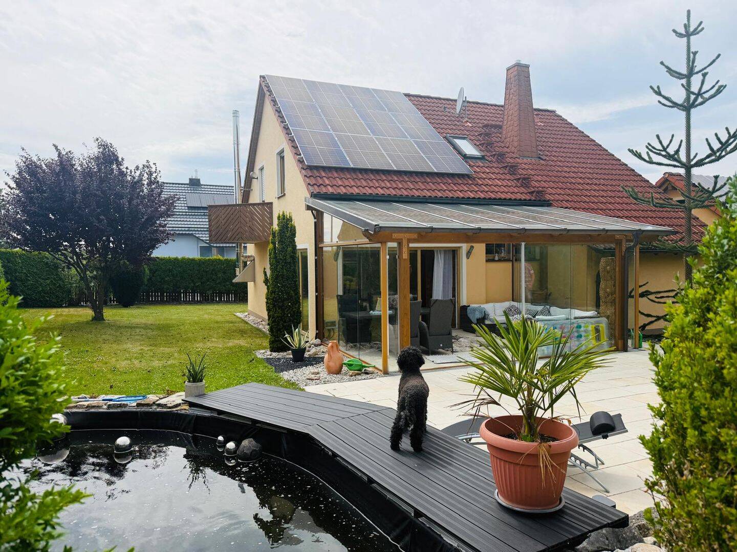 Gepflegtes Einfamilienhaus mit Teich und Photovoltaikanlage in ruhiger Lage, 96328 Küps