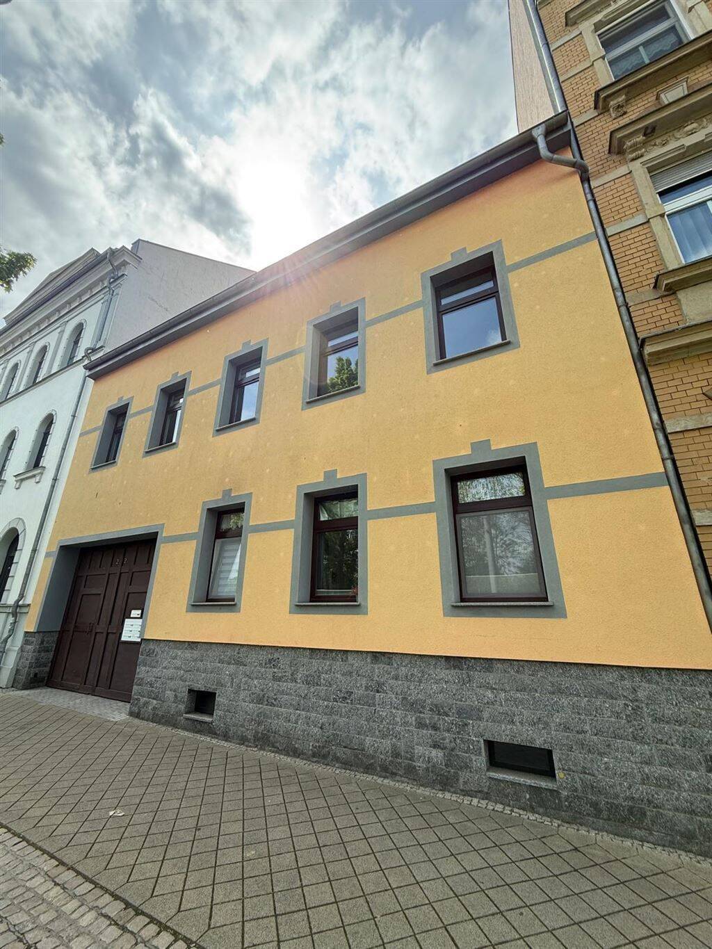 Große 4-Zimmer Wohnung mit Laminat und Garage in guter Lage, 8056 Zwickau