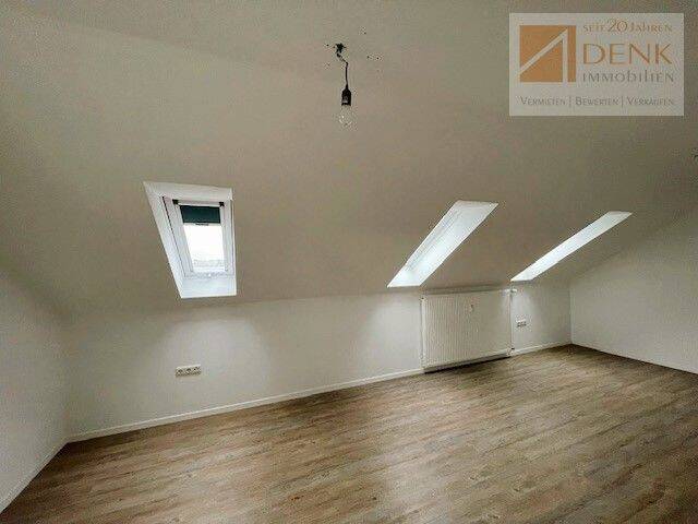 Hübsche Dachgeschosswohnung mit perfekter Raumaufteilung, 97320 Buchbrunn
