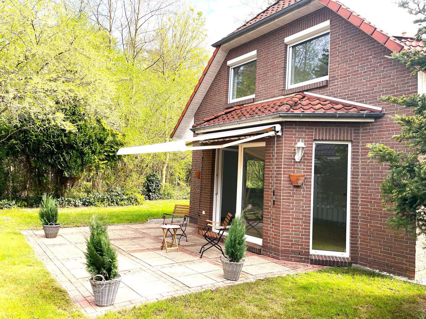 OL-Bümmerstede! Einzugsbereites helles EFH auf einem Hintergrundstück mit Blick in ein kleines Wäldchen!, 26133 Oldenburg (Oldb) (Kreyenbrück)