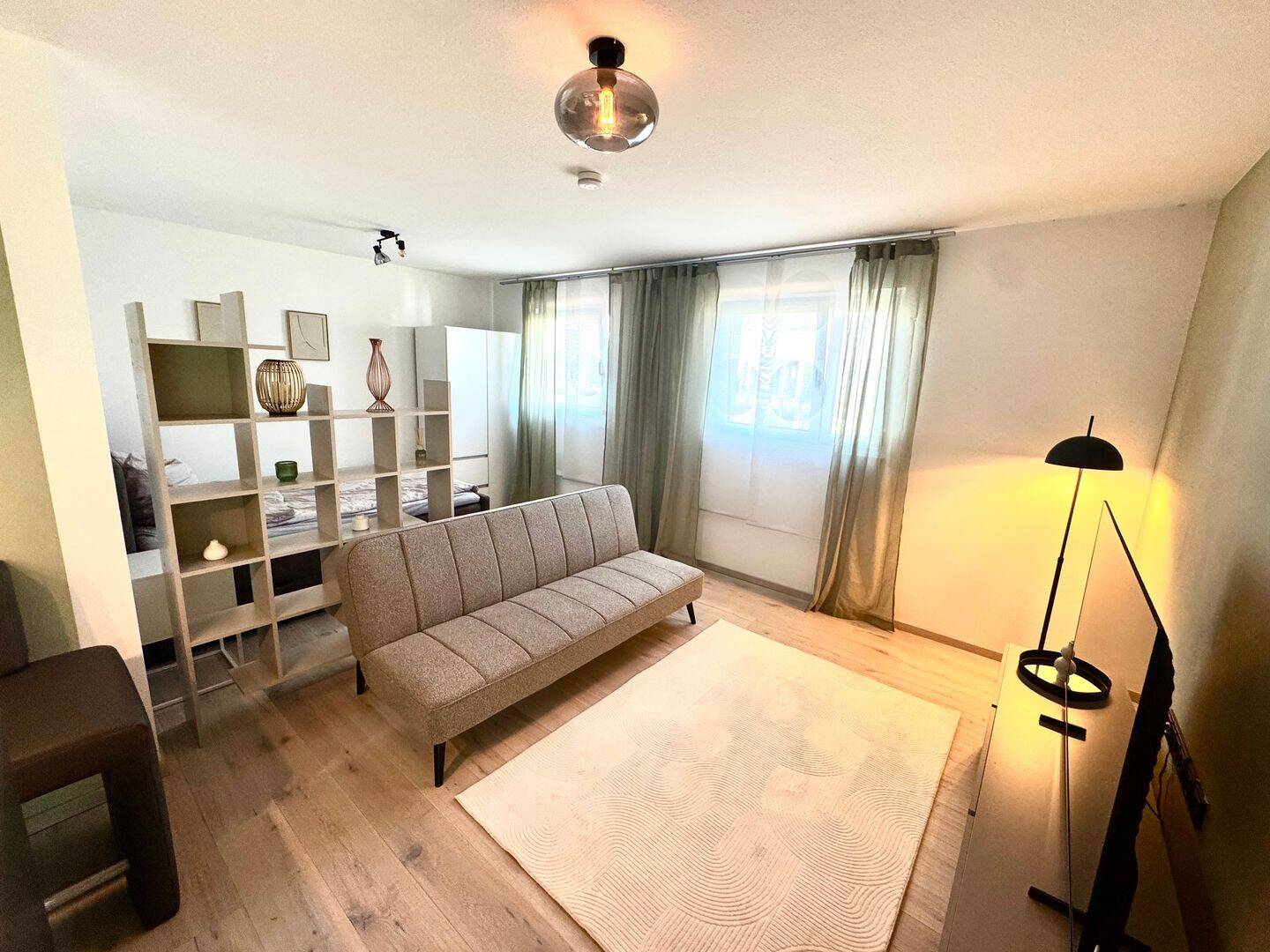 #Exklusives 1-Zimmer-Apartment vollmöbliert mit Sonnenbalkon, 90768 Fürth
