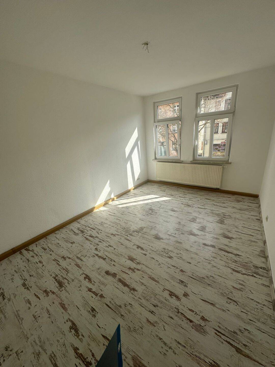 Toll geschnittene Dreizimmerwohnung mit schönem Flair, 7749 Jena