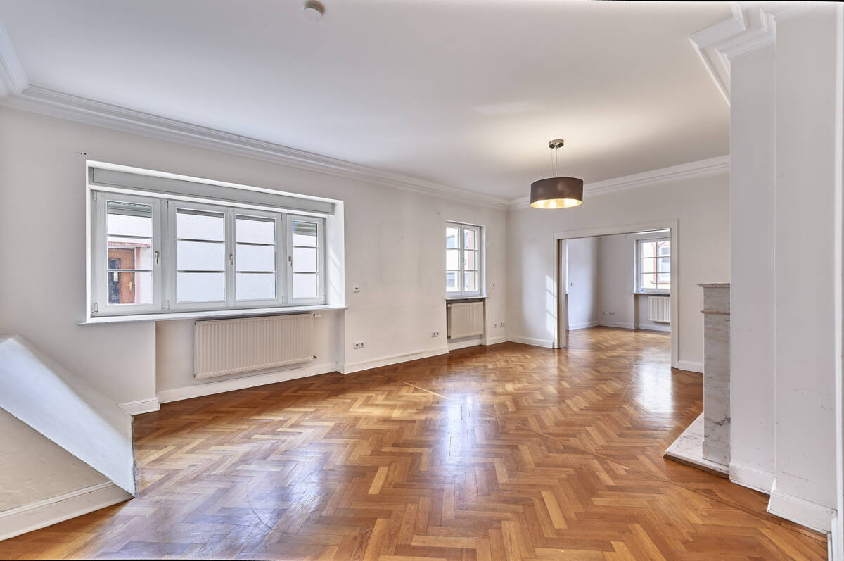 HISTORIC HOUSE!! approx. 230 m²! 7.5-room, 5.5-bed, 2.25-bath and XL roof terrace, pets allowed!, 55294 Bodenheim