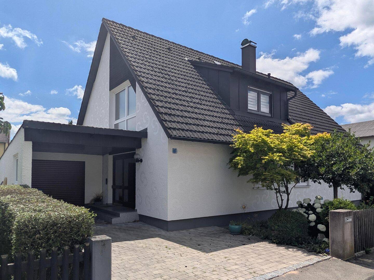 Besichtigen – Kaufen – Einziehen – Wohlfühlen! Einfamilienhaus in Pirk, 92712 Pirk