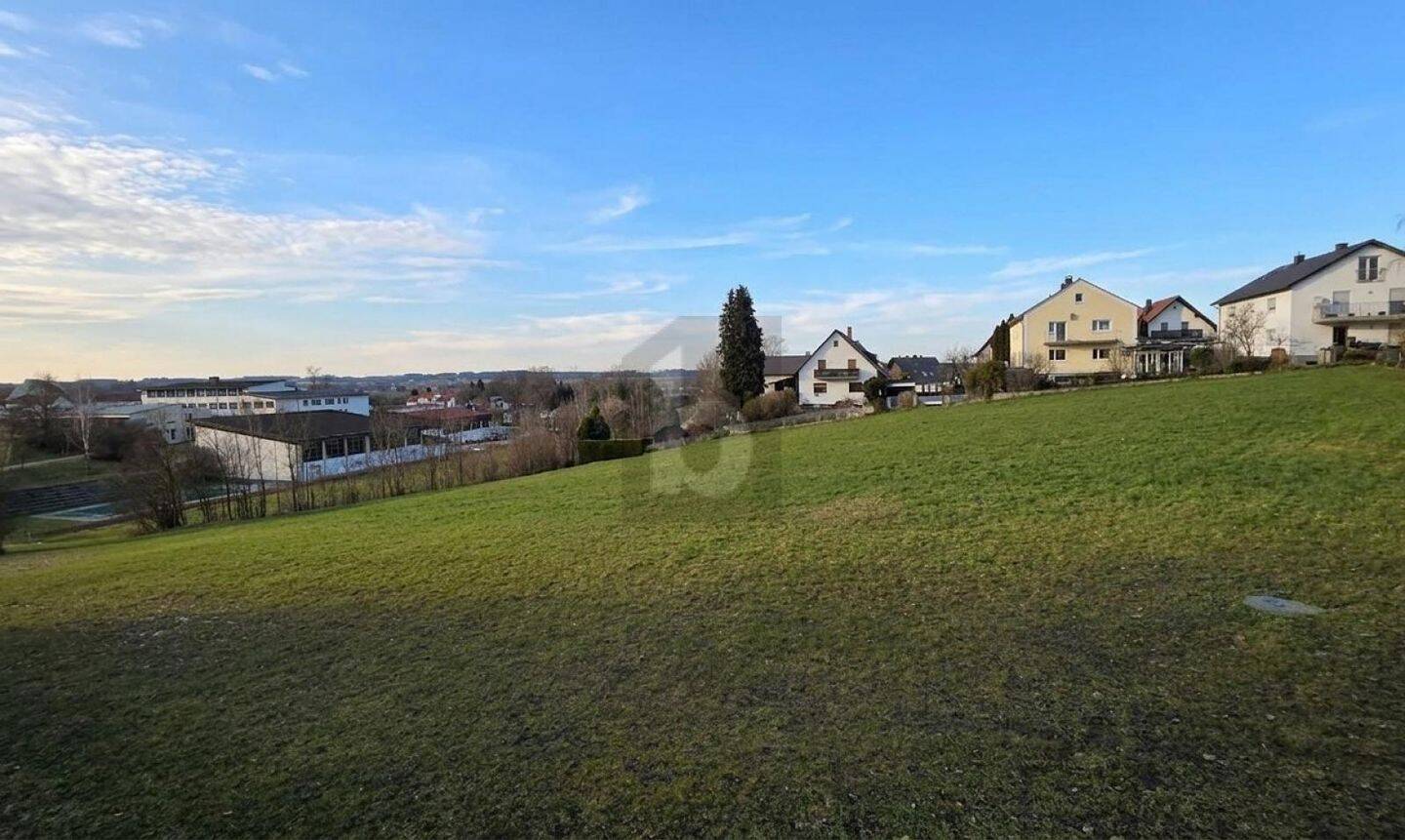 ZENTRALES BAUGRUNDSTÜCK – DENNOCH RUHIG, 84149 Velden