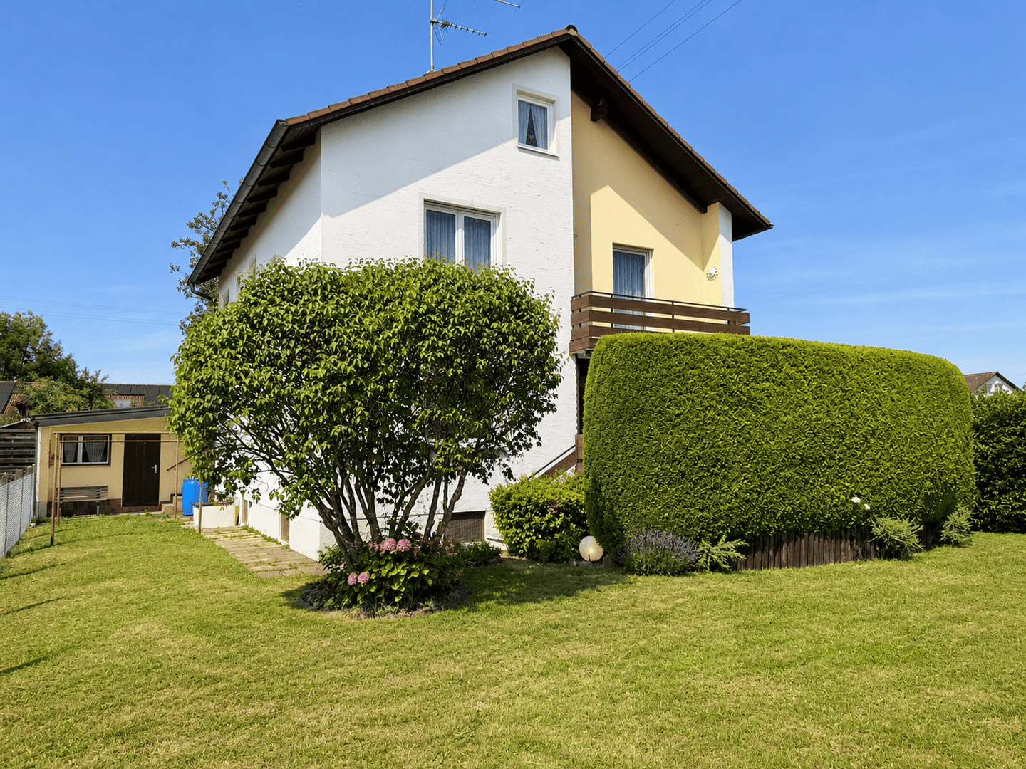 Gepflegtes Einfamilienhaus in ruhiger und zentraler Lage von Aßling, 85617 Aßling