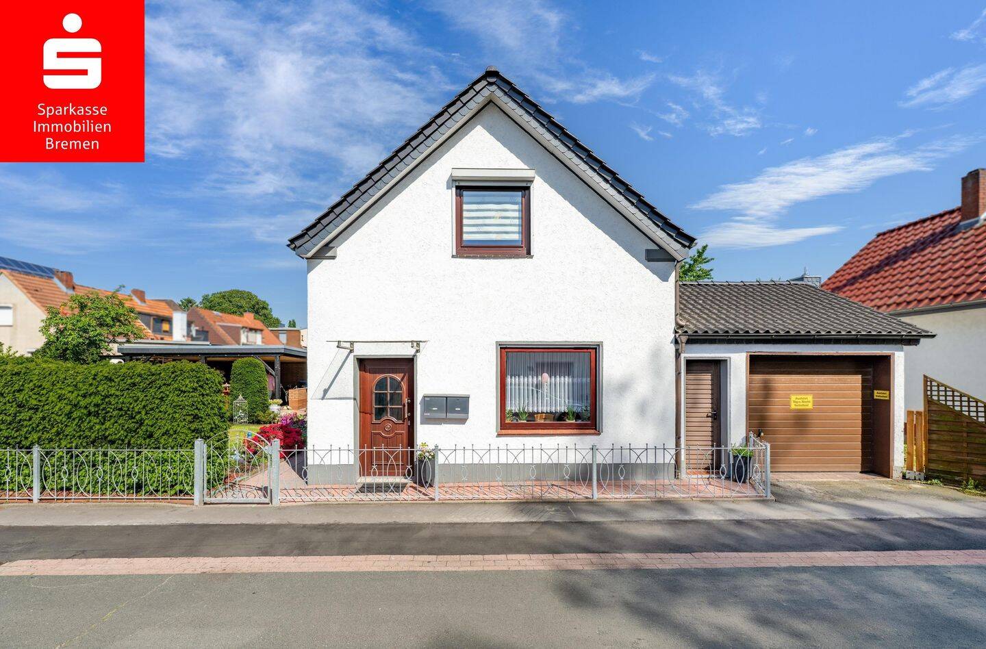 Gepflegtes Zweifamilienhaus mit Garage in beliebter Lage von Bremen-Grohn, 28759 Bremen (Grohn Schönebeck Sankt Magnus Vegesack)