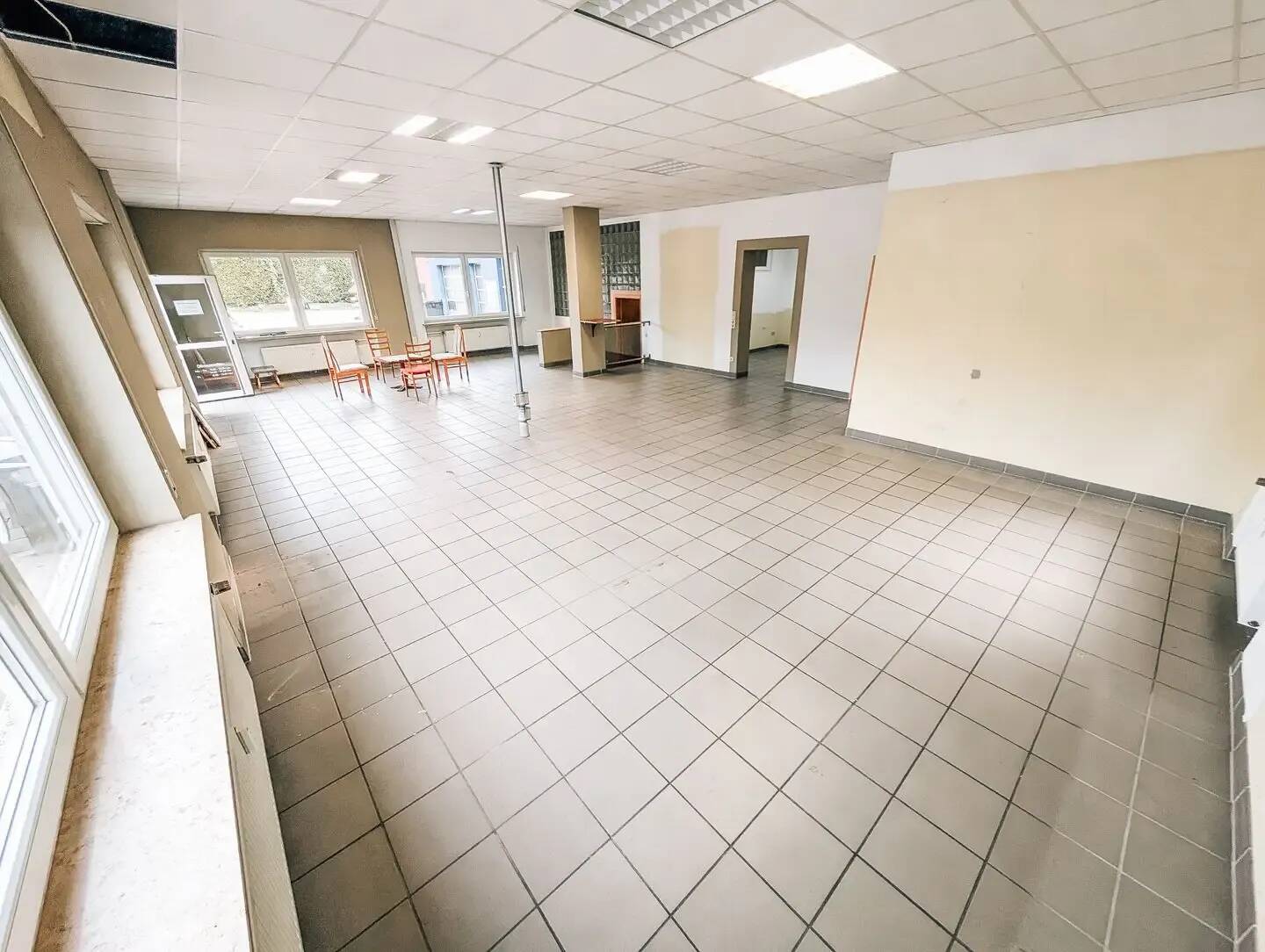 Gewerbeimmobilie: Großzügige 170 m² Bürofläche mit Stellplätzen in Top-Lage in Bingen-Büdesheim – Ideal für Kanzlei, Praxis oder Agentur, 55411 Bingen am Rhein