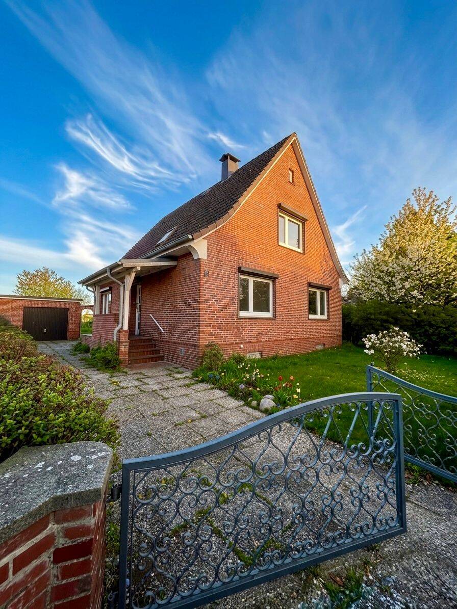 Ein Zuhause zum Ankommen! 135 m² Wohnfläche, Vollkeller, Weitblick und Feldrandlage in 30er Zone von Borstel – Hohenraden!, 25494 Borstel-Hohenraden