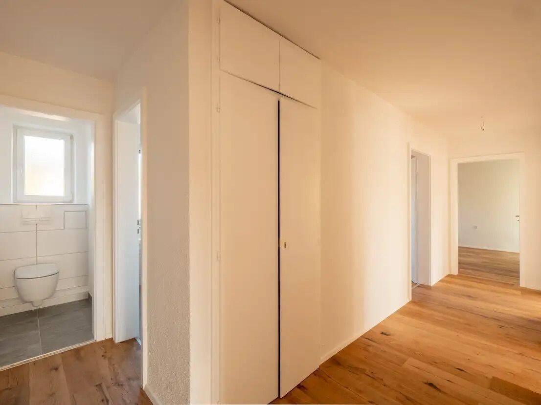 Helle & Großzügige 4-Zi-Wohnung mit Logia Balkon, 87616 Marktoberdorf