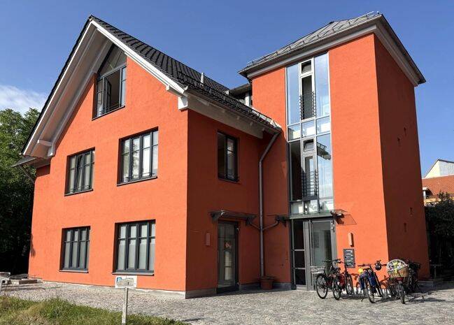 Murnau : Gewerbeeinheit – Praxis/Büroräume mit Terrasse und TG Stellplatz, 82418 Murnau a. Staffelsee (Murnau)