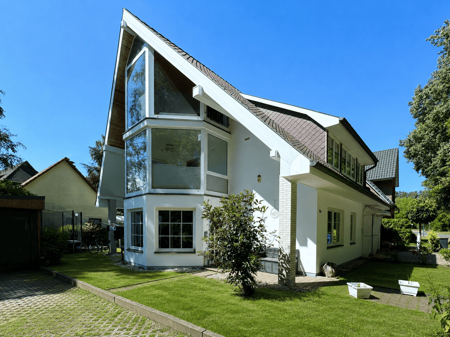 Wohnen am Ostseestrand: 2-Familienhaus mit solider Mieteinnahme & freier Maisonette-Wohnung, 18119 Rostock (Diedrichshagen Hohe Düne Seebad Warnemünde)