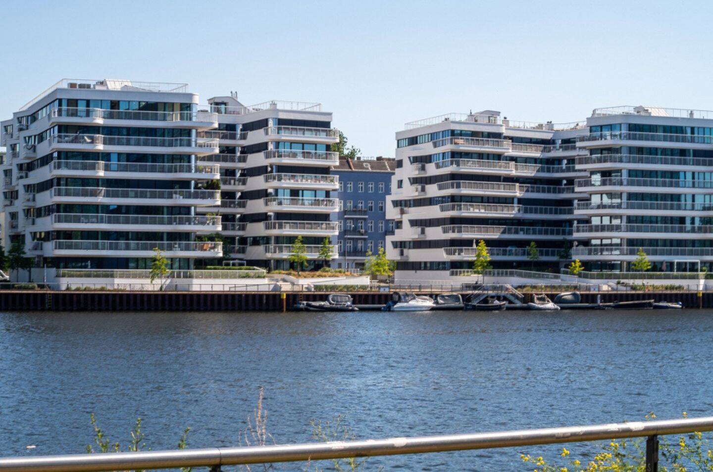 Luxuriöses Apartment an der Spree mit großer Sonnen-Dachterrasse, 10245 Berlin (Friedrichshain-Kreuzberg Friedrichshain)
