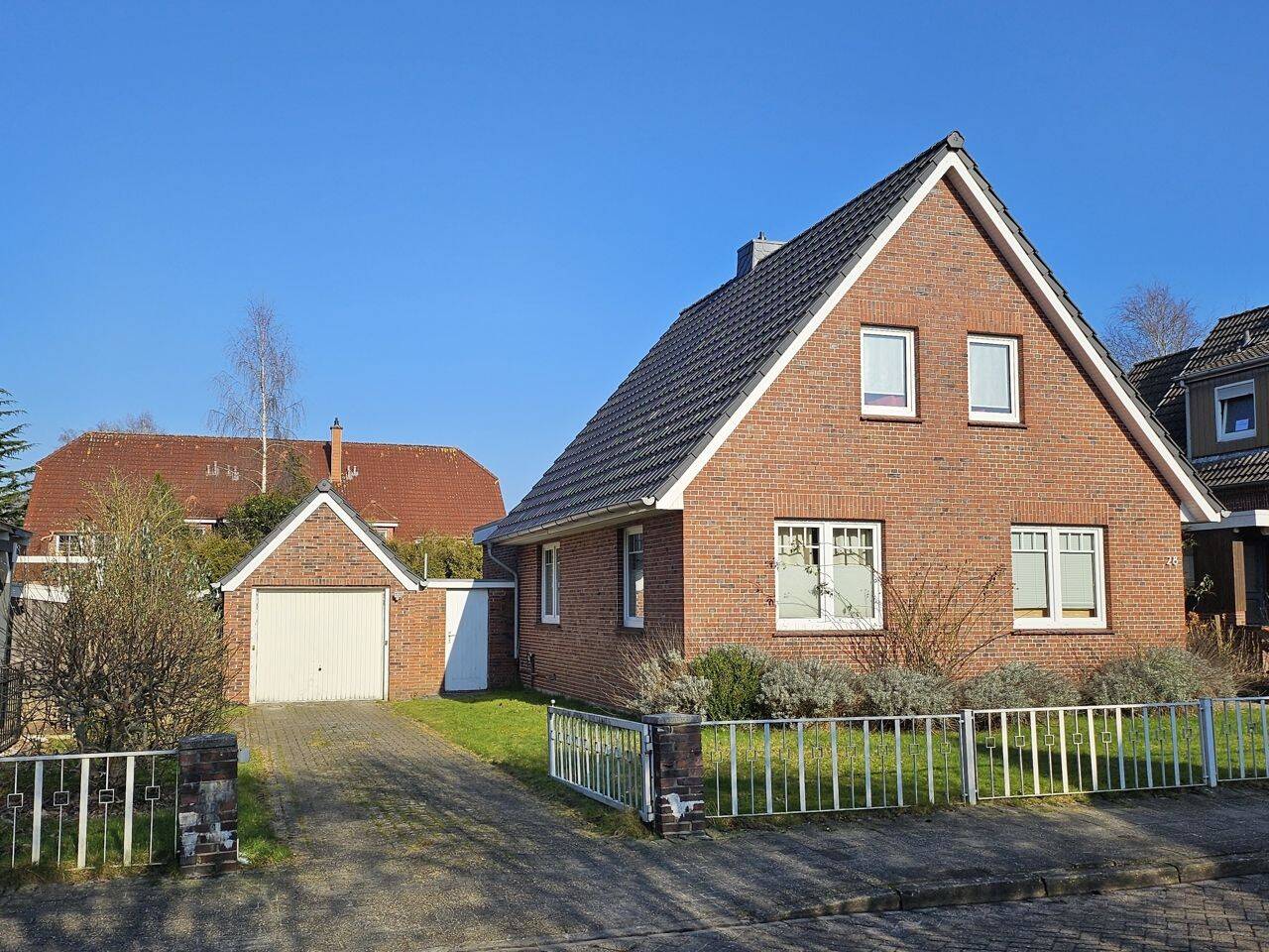 Gemütliches Einfamilienhaus – tolle Wohnlage in Leer-Loga, 26789 Leer (Ostfriesland)