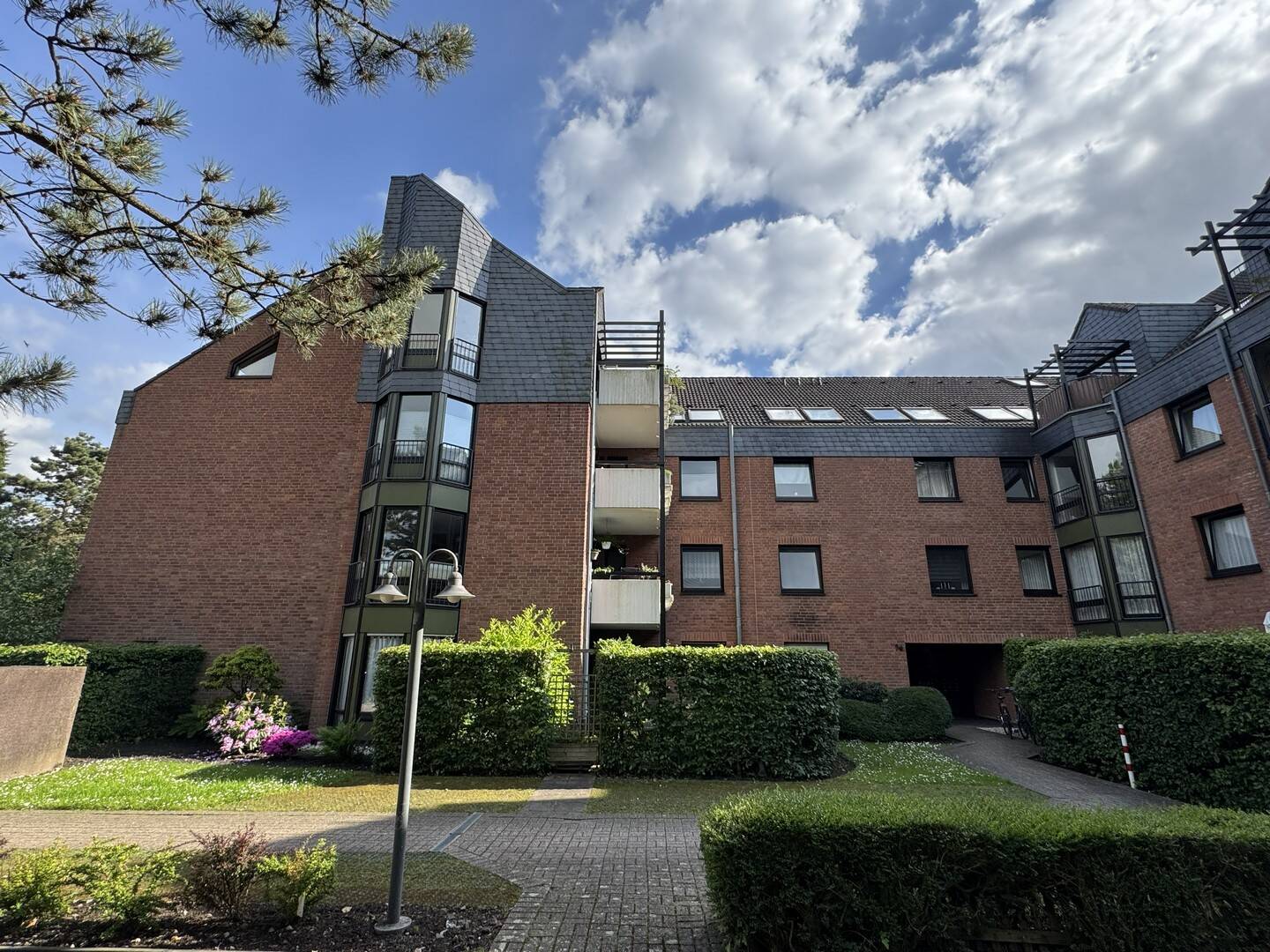 D-Gerresheim – komplett renovierte 2-Zi.-Wohnung in Waldnähe mit bester Infrastruktur!, 40625 Düsseldorf (Gerresheim Ludenberg)