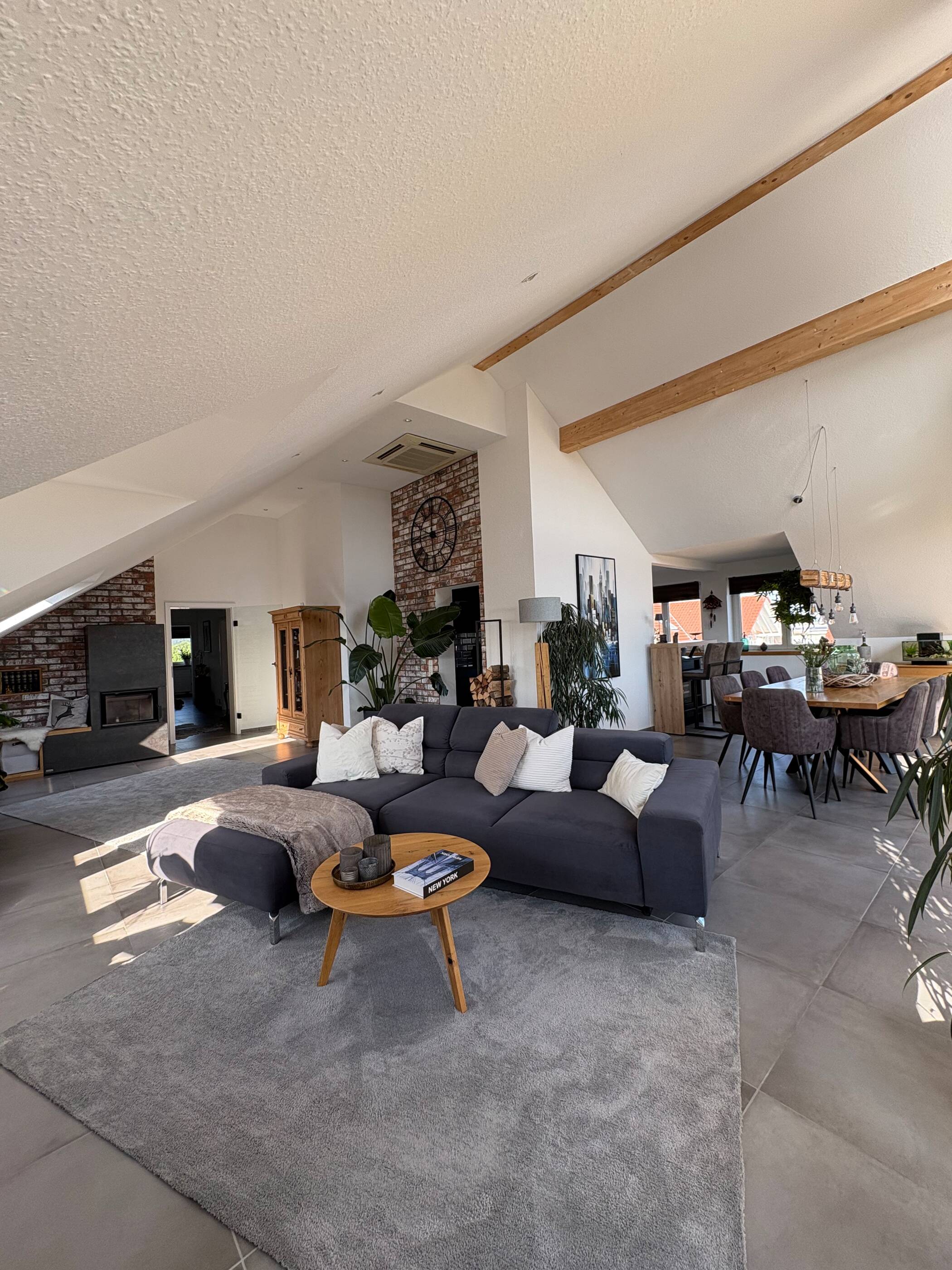 Moderne, großzügige DG-Wohnung mit weitläufiger Dachterrasse im Zentrum von Radolfzell, 78315 Radolfzell am Bodensee