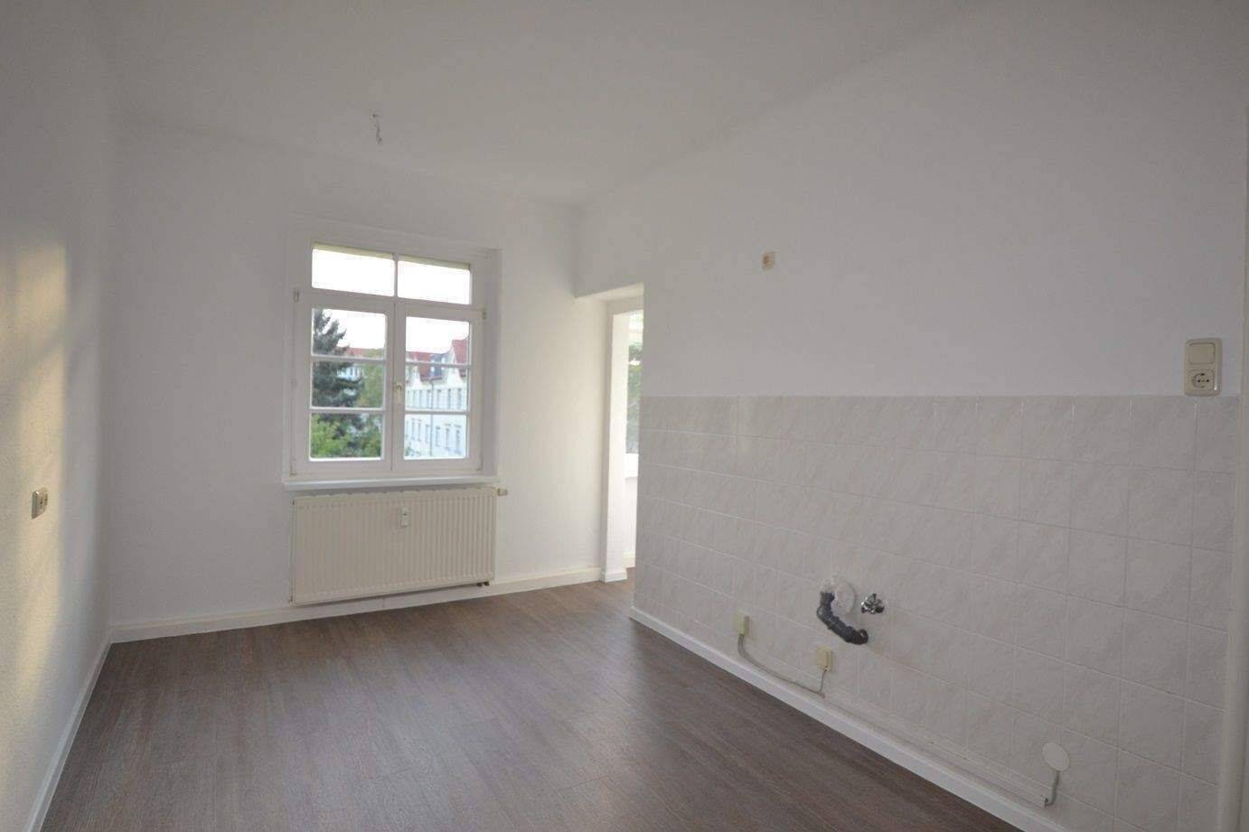 Altbauwohnung mit Loggia,Tageslichtbad, HHK & eigener Garten*, 1257 Dresden (Großzschachwitz Leuben Lockwitz Niedersedlitz)