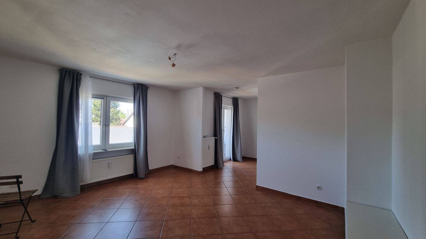 Von Privat (provisionsfrei): 70 qm ETW in Frankfurt-Niederrad (EBK & Balkon) 339.000 € VB, 60528 Frankfurt am Main (Niederrad Sachsenhausen Schwanheim)