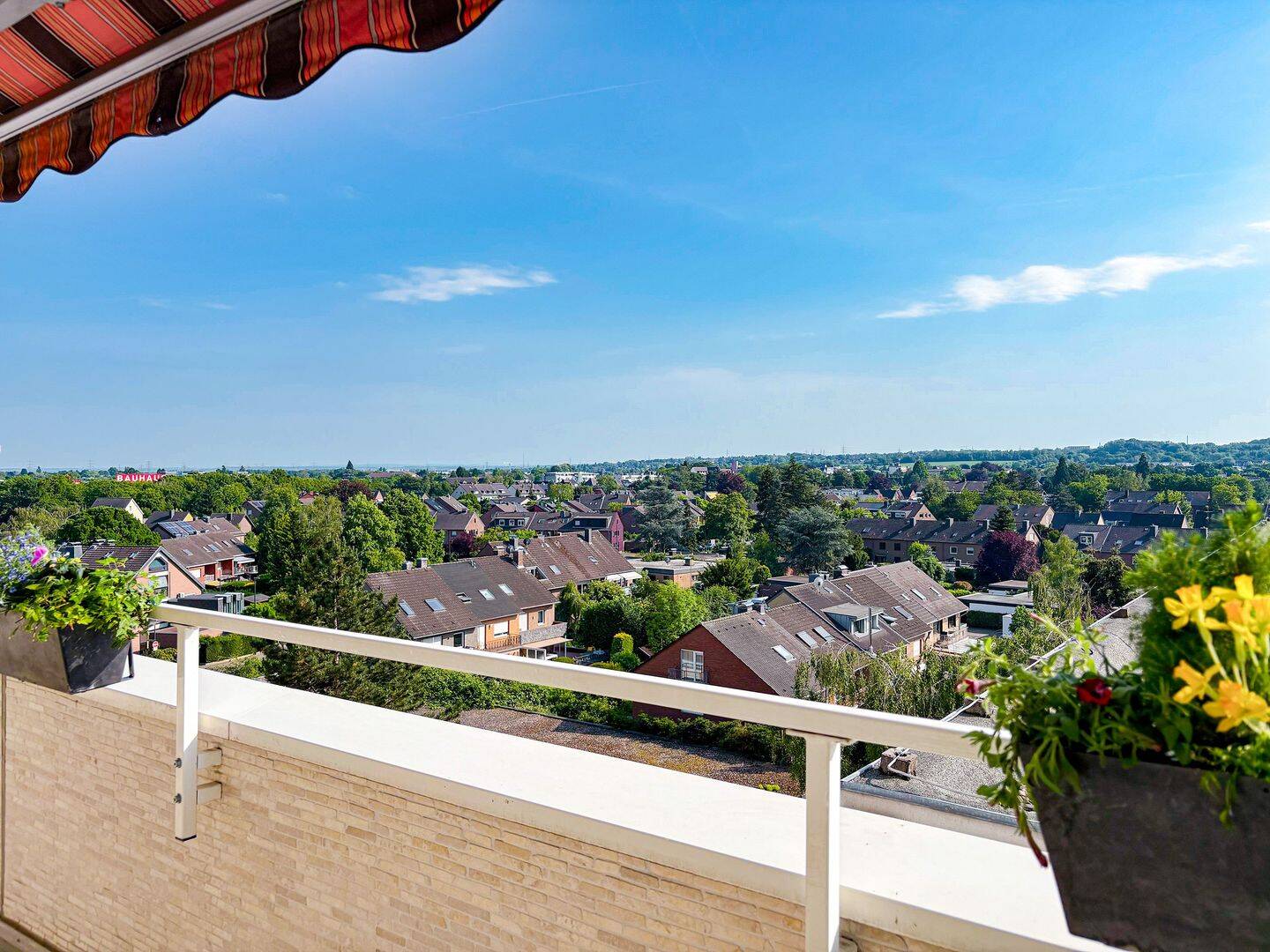 Renovierte 2-Zimmer Wohnung mit Südbalkon & Garage in Bestlage, 50354 Hürth