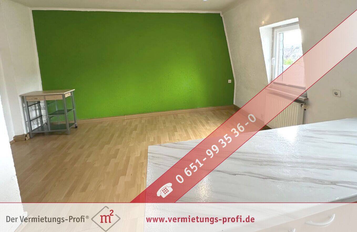 Charmante Dachgeschosswohnung mit 3 Zimmern, Wohnküche & Tageslichtbad, 54290 Trier (Innenstadt Trier-Süd)