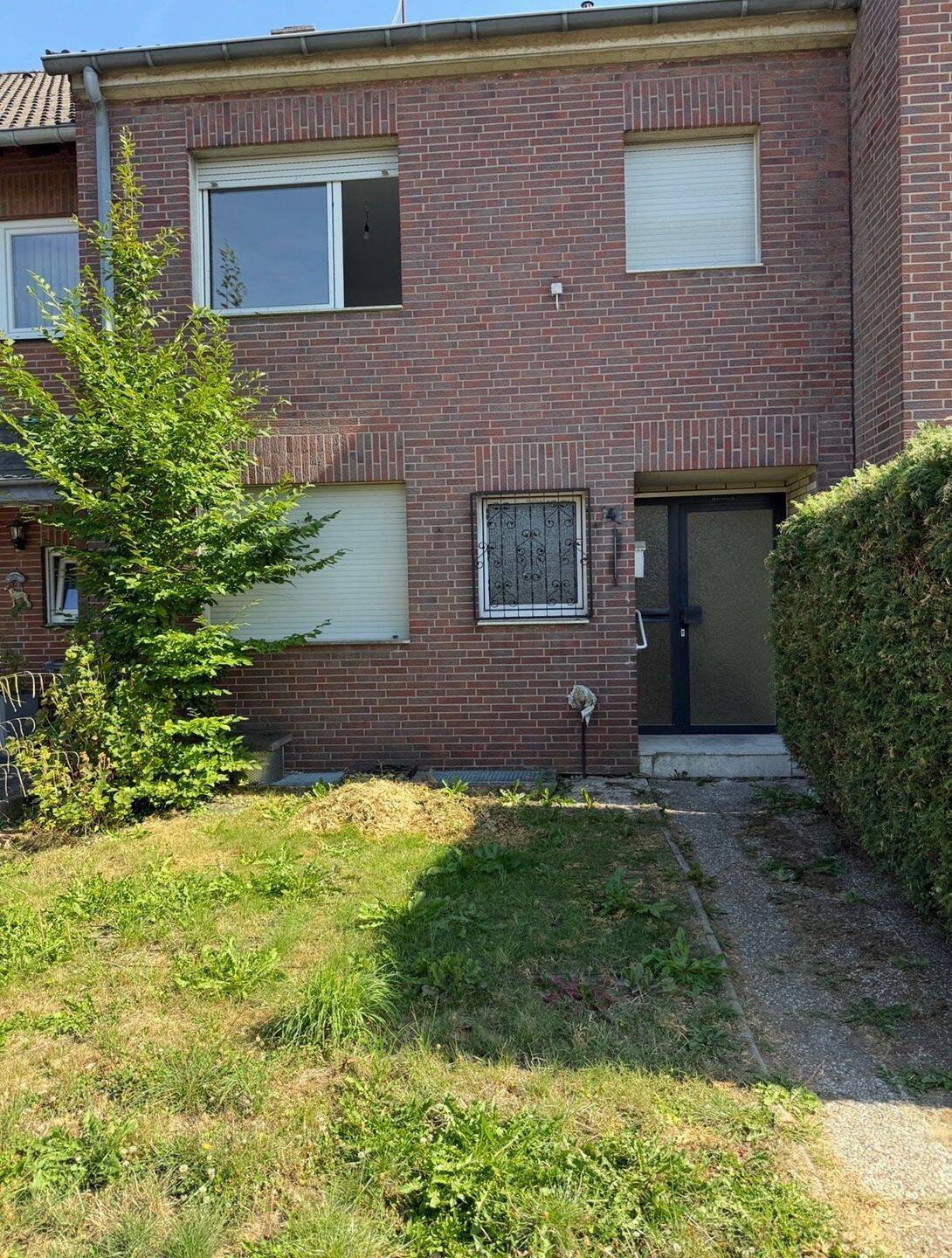 Reihenmittelhaus mit 5 Zimmern in
Steinforth- Korschenbroich, 41352 Korschenbroich