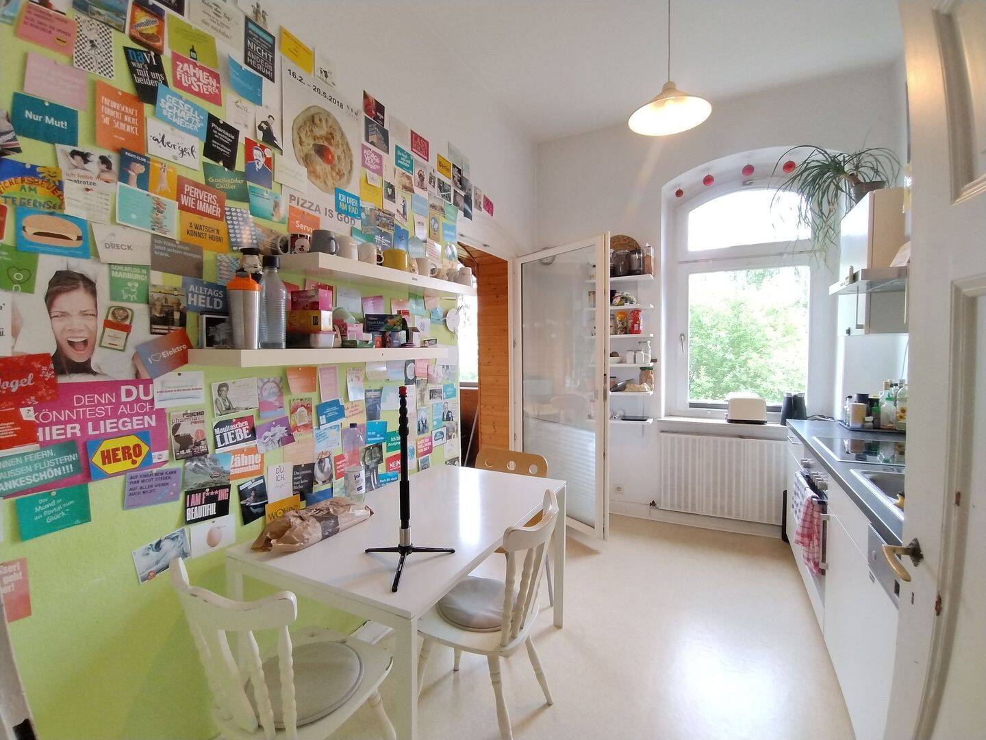 ab 1. August: Traumhaftes Altbauzimmer in sympathischer 3er-WG im Südviertel!, 35037 Marburg