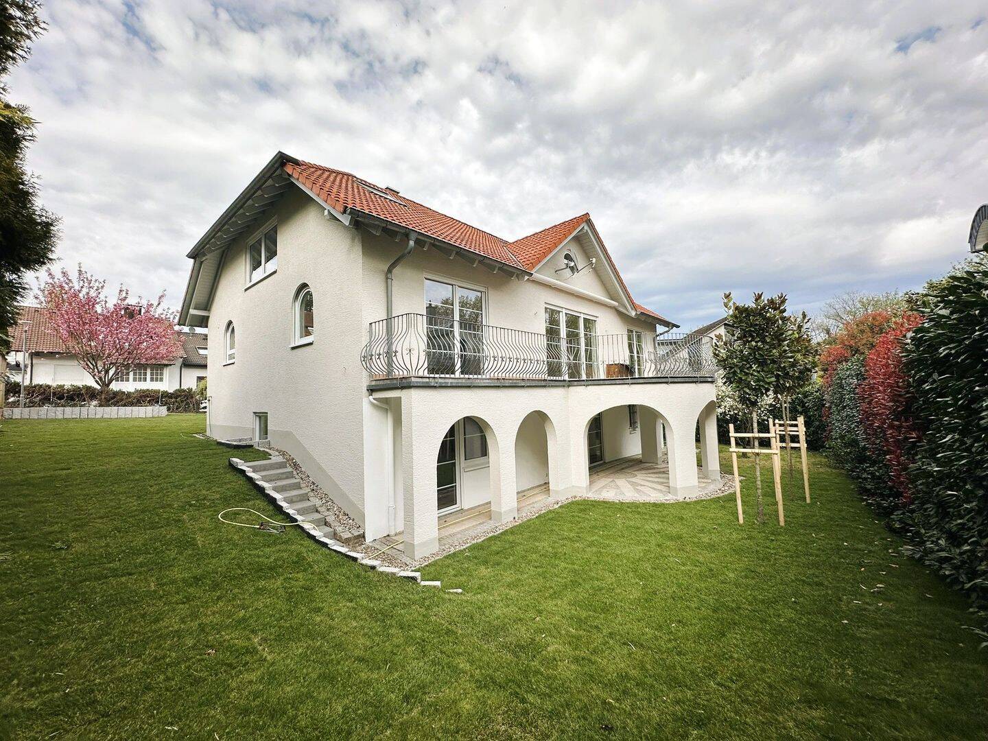 Großzügiges Ein- bis Zweifamilienhaus in Waldrandlage von Baden-Baden/Ebersteinburg, 76530 Baden-Baden (Ebersteinburg Innenstadt Lichtental Varnhalt Weststadt)