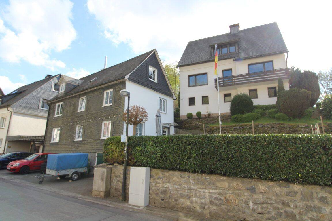 Zwei benachbarte Wohnhäuser zum Sonderpreis – Attraktives Immobilienpaket für Eigennutzer, Investoren und Mehrgenerationenfamilien, 59939 Olsberg