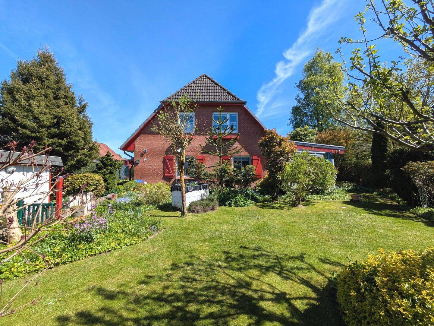 Gepflegtes Einfamilienhaus mit tollem Garten, 21717 Deinste