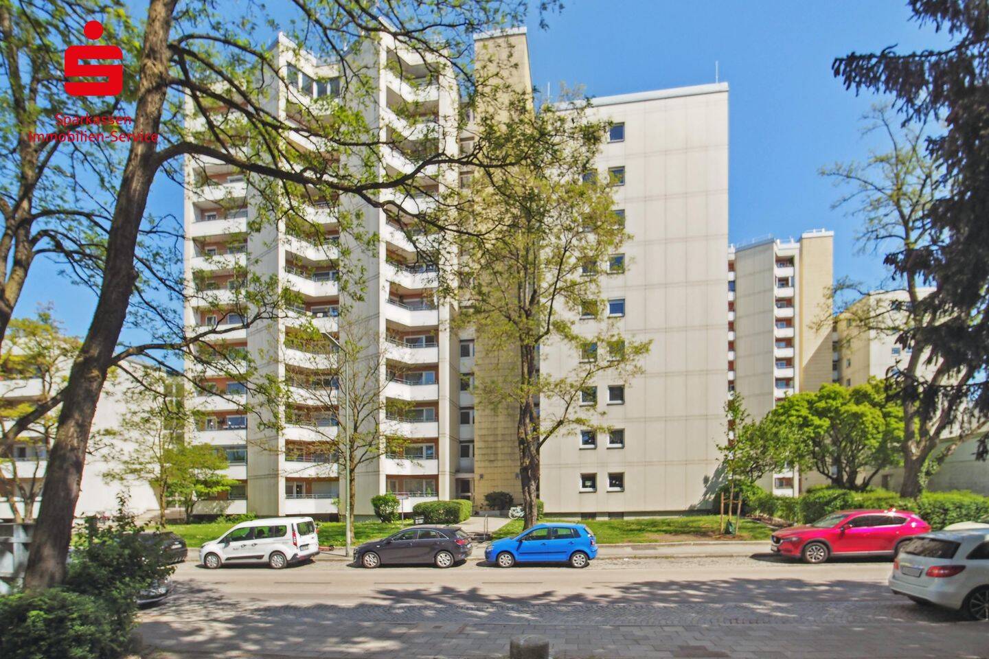 Ideal geschnittene 4 Zimmer-Wohnung mit Renovierungsbedarf und optimaler Anbindung!, 80939 München (Milbertshofen-Am Hart Schwabing-Freimann)