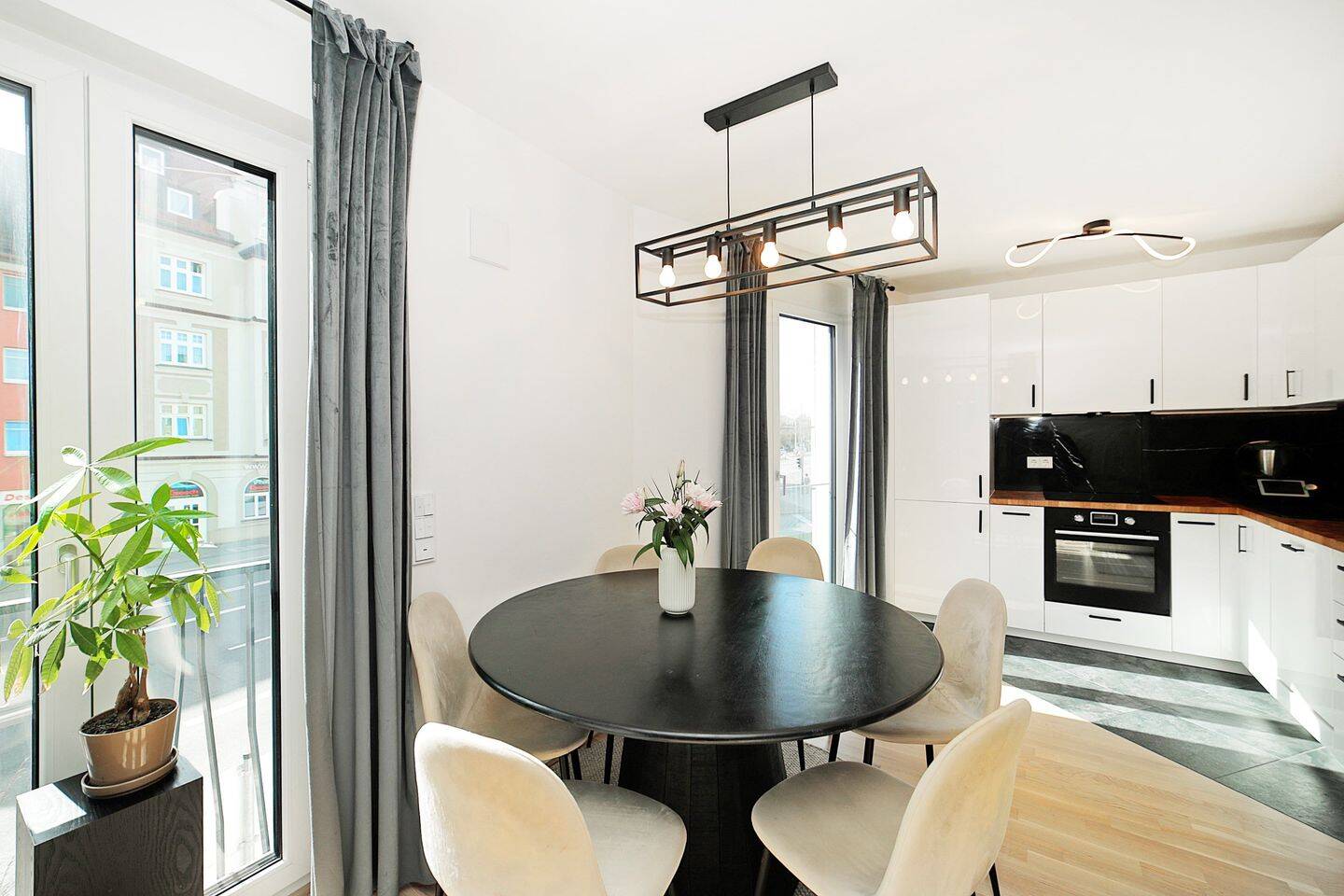 Moderne 2-Zimmer-Wohnung mit lichtdurchflutetem Ambiente, großzügigem Balkon, 81241 München (Aubing-Lochhausen-Langwied Pasing-Obermenzing)