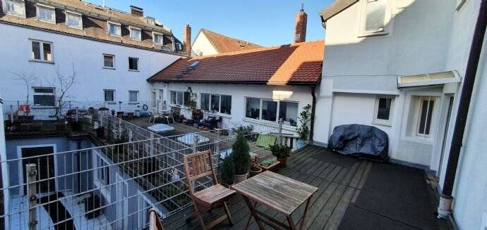 Denkmalschutz – Mehrfamilienhaus mit 11 Wohnungen und 1 Büro im westlichen Altstadtbereich Regensburg (Westnerwacht), 93047 Regensburg (Innenstadt Kasernenviertel Ostenviertel Westenviertel)