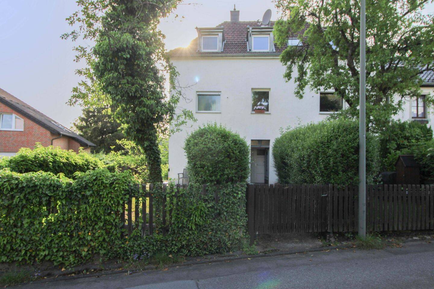 Großzügiges Einfamilienhaus mit Garten und Entwicklungspotenzial in Stolberg-Zweifall, 52224 Stolberg (Rhld.)
