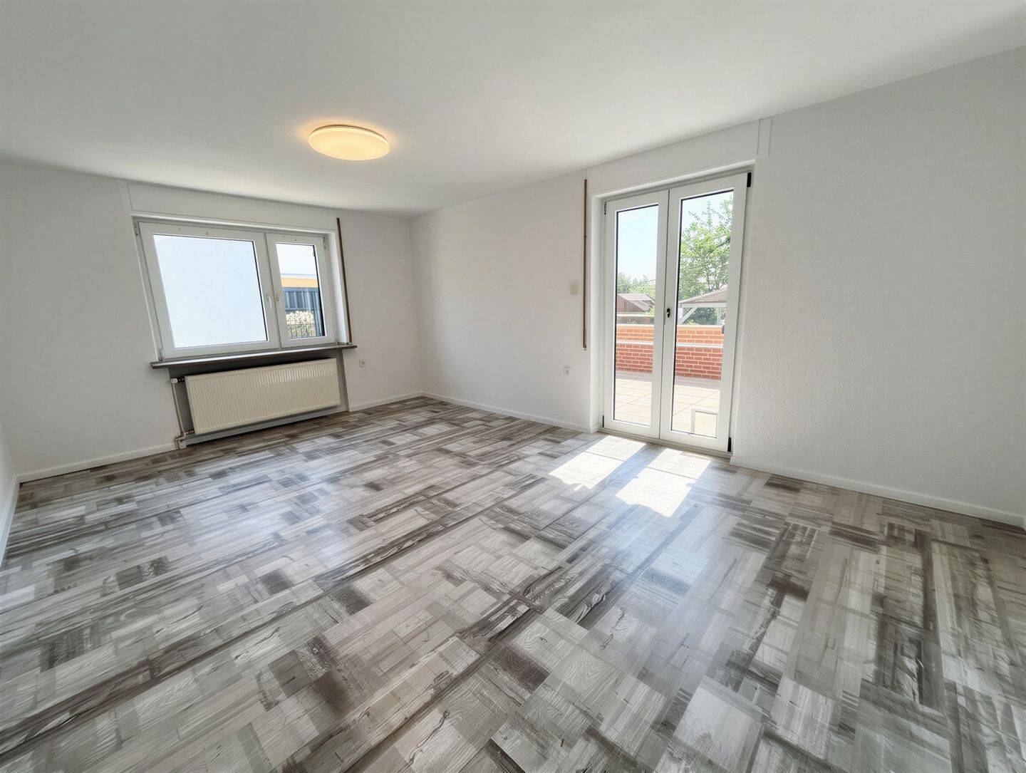 Helle 3-Zimmer-Wohnung mit Terrasse und Garage in Neustadt!, 96465 Neustadt b. Coburg