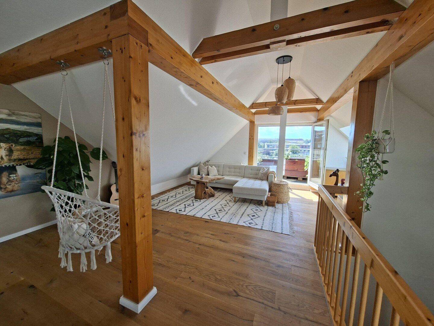Lutherstraße: 2-Zimmer-Maisonette, fugenloses Bad, tolle Aussicht, Nobilia EBK, 8056 Zwickau
