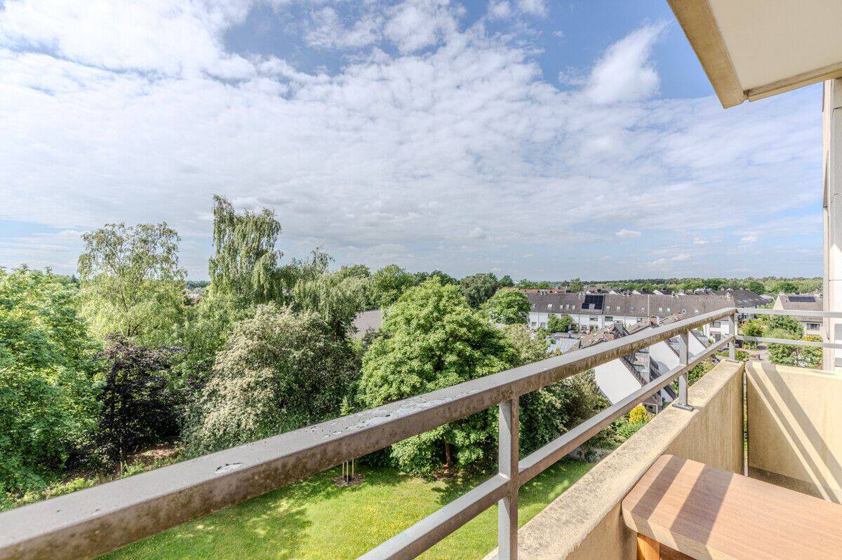 Sonnige 4-Zimmer-Wohnung mit traumhaften Weitblick in Reinbek, 21465 Reinbek