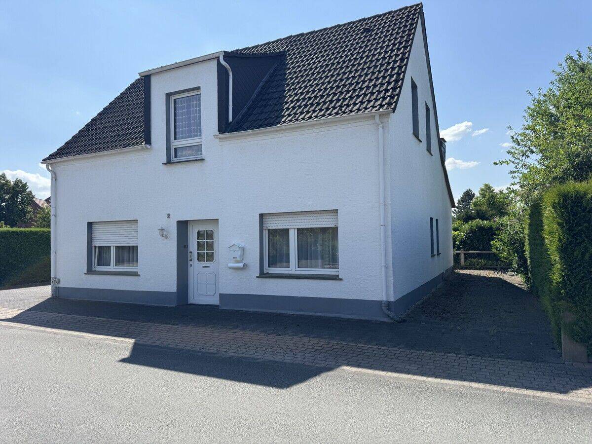 Einfamilienhaus in Dedinghausen, auch als Investment geeignet, 59558 Lippstadt