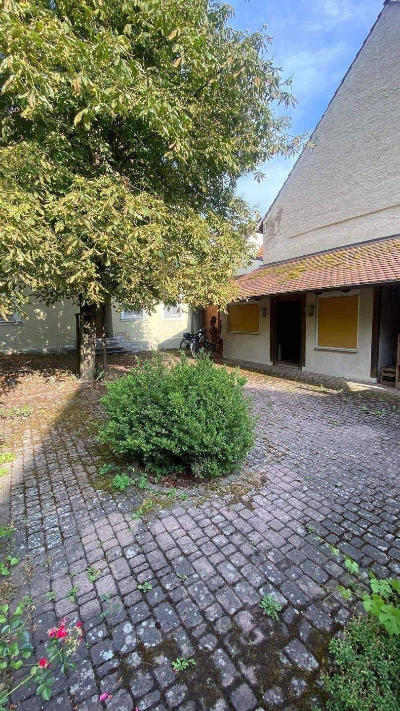 Denkmalgeschützes Gasthaus mit Biergarten, 97332 Volkach